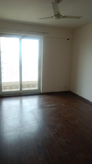 Room in 3 BHK Builder Floor at BPTP Parkland Pride, Sector 77 – for Sale