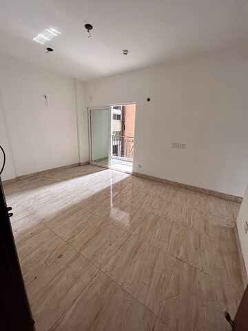 Room in 3 BHK Apartment at Shri Radha Aqua Garden, Sector 16b Greater Noida – for Sale