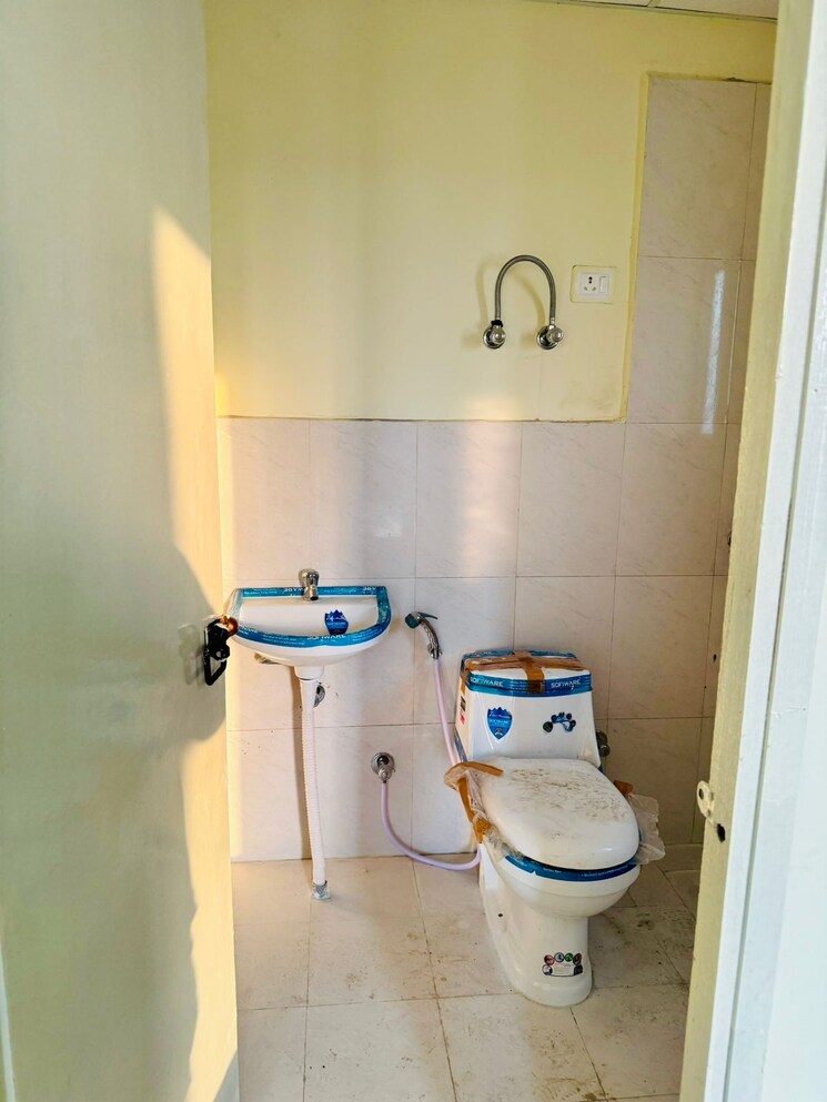 Bathroom, pyramid-heights 2 Bedroom 680 Sq.Ft. Apartment In Sector 85 Gurgaon 7793792