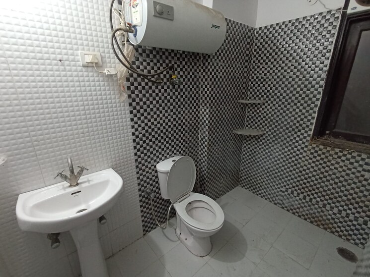 Bathroom, ambala highway 3 Bedroom 1852 Sq.Ft. Apartment In Ambala Highway Zirakpur 7793784