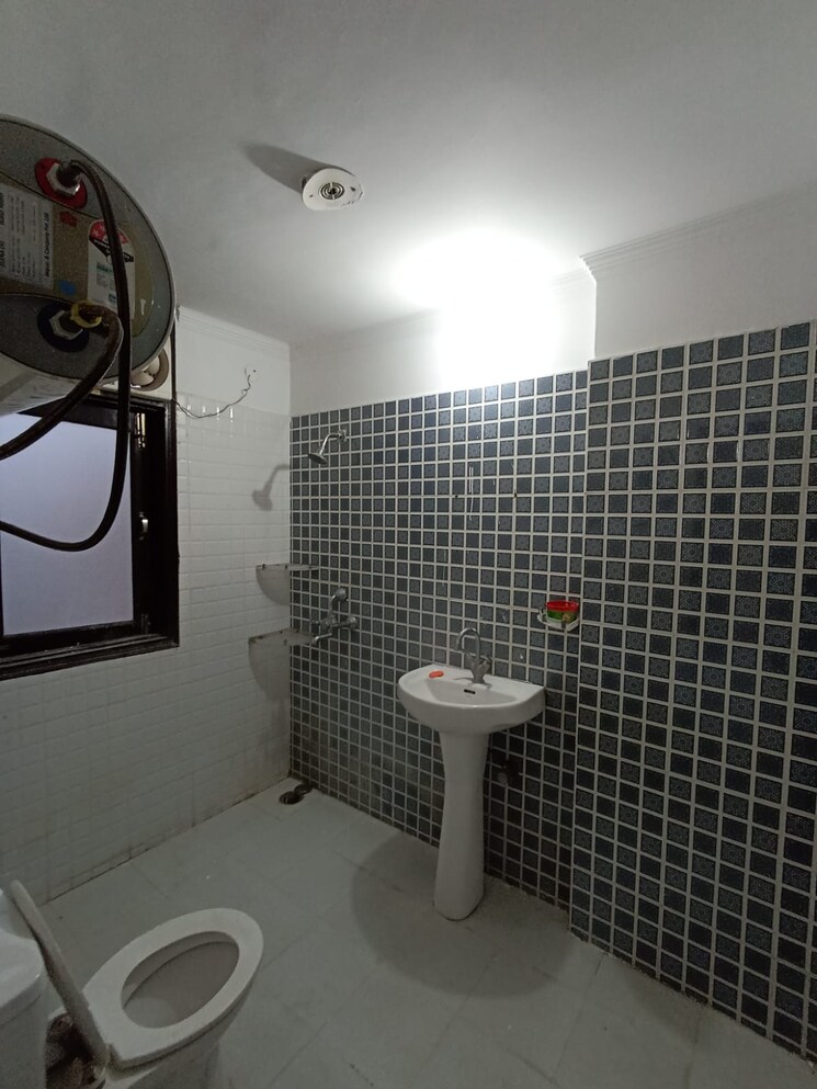 Bathroom, ambala highway 3 Bedroom 1852 Sq.Ft. Apartment In Ambala Highway Zirakpur 7793784
