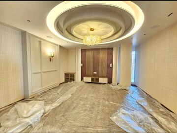 Bedroom in 5 BHK Builder Floor at Sector 45 – for Sale
