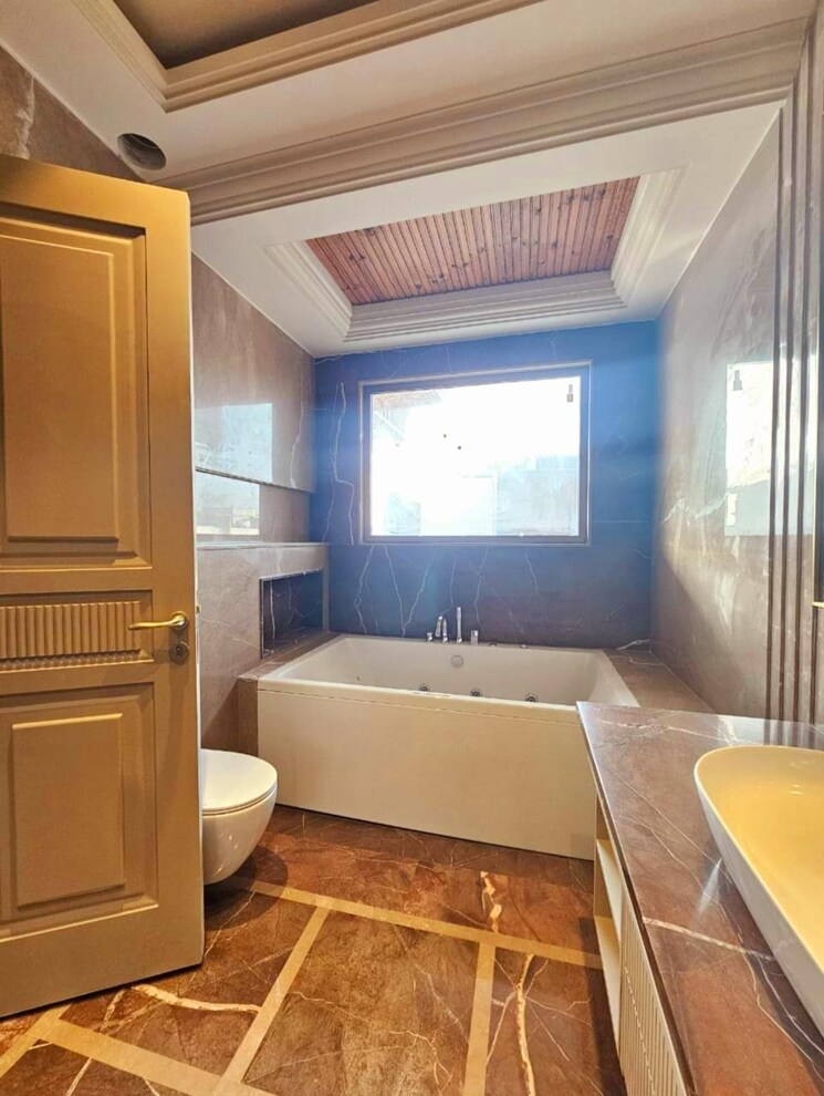 Attached Bathroom, sector 45 5 Bedroom 1020 Sq.Yd. Builder Floor In Sector 45 Gurgaon 7794294