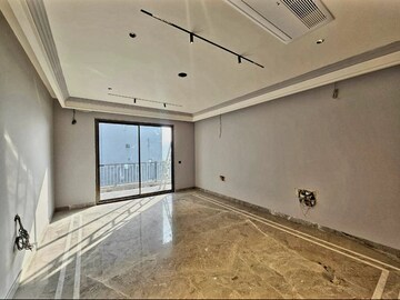 Kitchen in 5 BHK Builder Floor at Sector 45 – for Sale