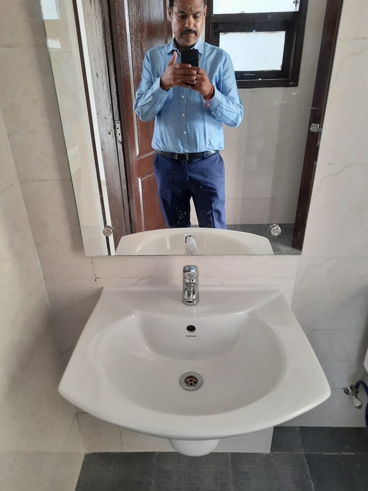 Bathroom, omaxe-silver-birch 4 Bedroom 1890 Sq.Ft. Builder Floor In North Mullanpur Chandigarh 7794365