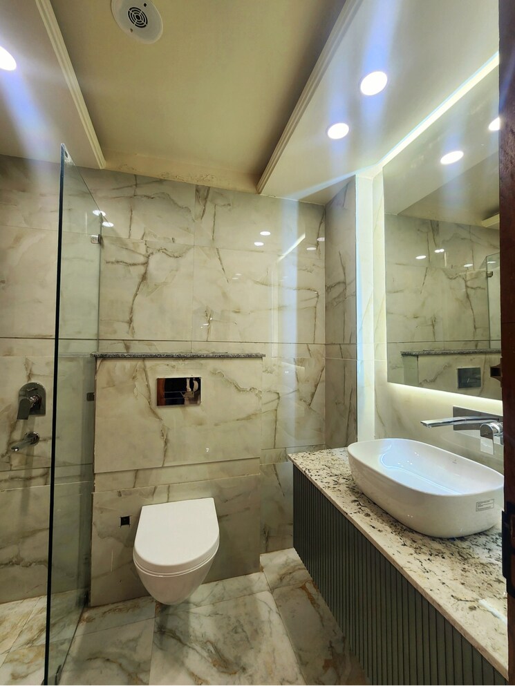Bathroom, chattarpur 3 Bedroom 150 Sq.Yd. Builder Floor In Chattarpur Delhi 7794389