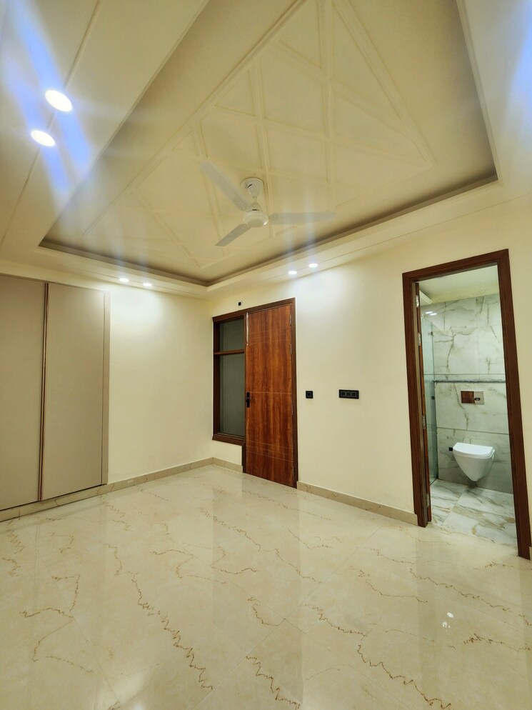 Room, chattarpur 3 Bedroom 150 Sq.Yd. Builder Floor In Chattarpur Delhi 7794389