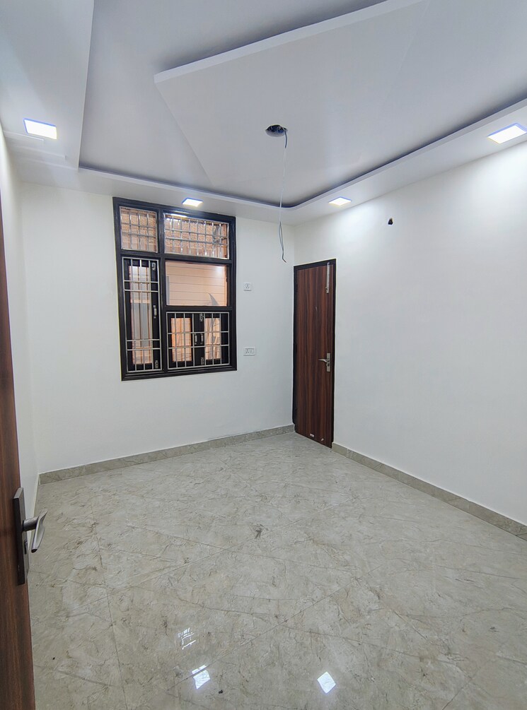 Room, rohini sector 15 2 Bedroom 650 Sq.Ft. Builder Floor In Rohini Sector 15 Delhi 7794454