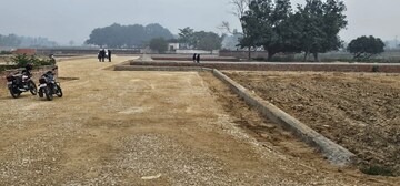  Plot – Exterior View View at Gosainganj - for Sale