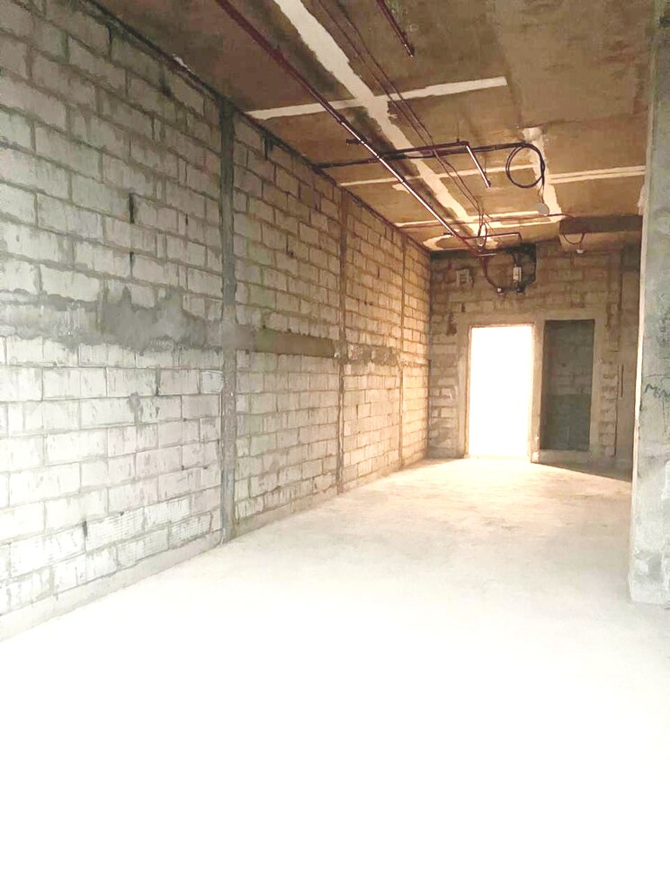 Team Area, lodha-supremus-kolshet-road Commercial Office Space 573 Sq.Ft. In Kolshet Road Thane 7794521