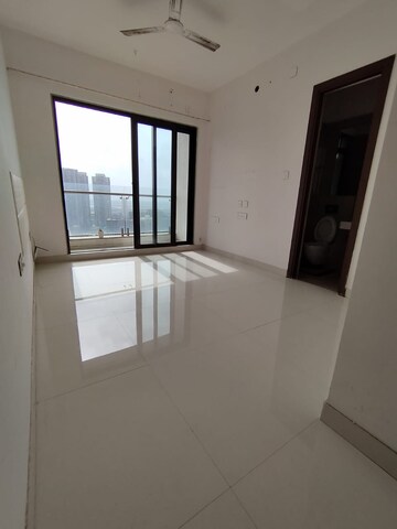 Room in 2 BHK Apartment at Sunteck City Avenue 1, Goregaon West – for Sale