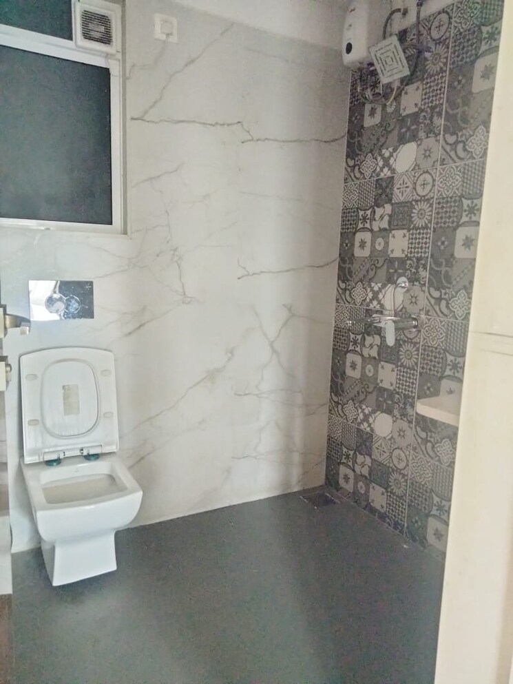 Bathroom, indiabulls-one-indiabulls 2 Bedroom 806 Sq.Ft. Apartment In Pokhran Road No 2 Thane 7794549