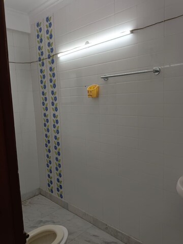 Room in 2 BHK Builder Floor at Lajpat Nagar – for Rent