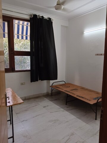 Room in 2 BHK Builder Floor at Lajpat Nagar – for Rent