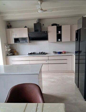 Furnished Amenities in 3 BHK Builder Floor at Vaishali Sector 5 – for Sale