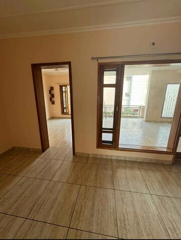 Room in 3 BHK Builder Floor at Vaishali Sector 6 – for Sale