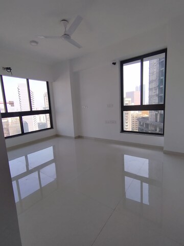 Room in 3 BHK Apartment at Sunteck Avenue 2, Goregaon West – for Sale