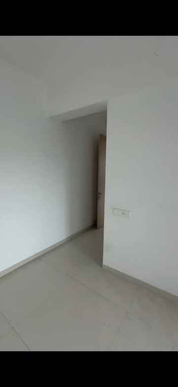 2 BHK Apartment For Sale in Soham Crystal Spires, Ghodbunder Road