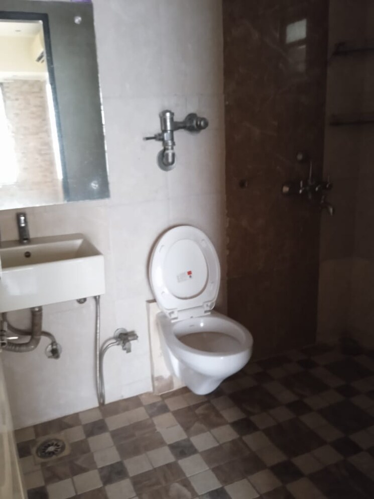 Bathroom, vasundhara-heights-sanpada 2 Bedroom 775 Sq.Ft. Apartment In Sanpada Sector 11 Navi Mumbai 7794959