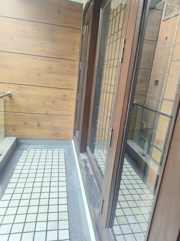 Balcony in 4 BHK Builder Floor at Safdarjang Enclave – for Rent