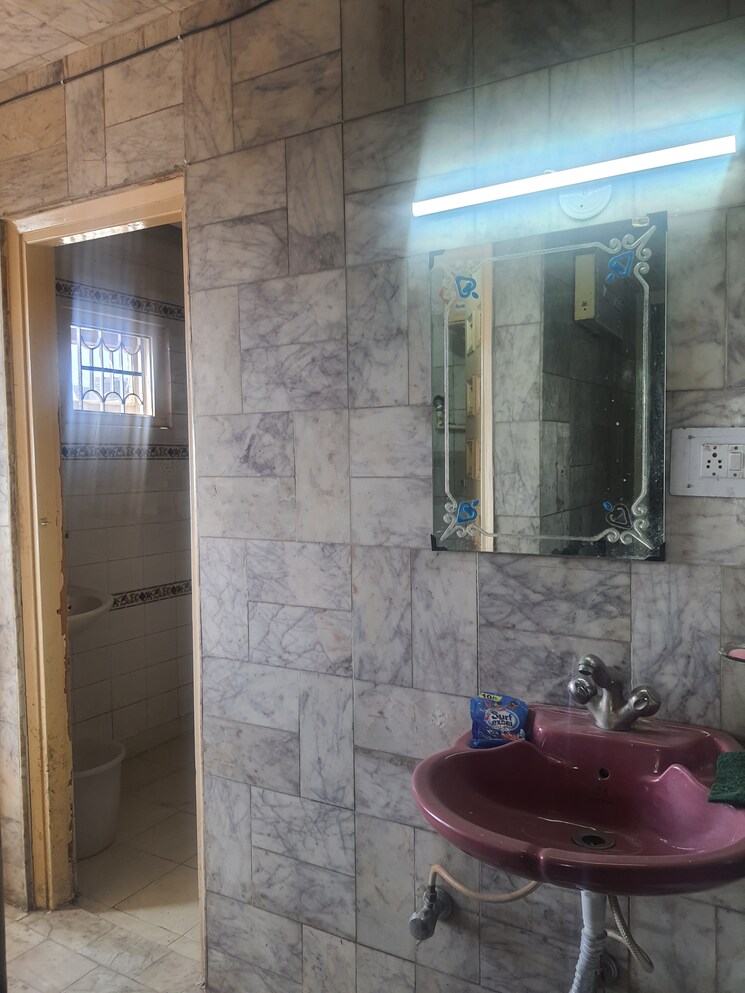Attached Bathroom, jakhu 5 Bedroom 2900 Sq.Ft. Penthouse In Jakhu Shimla 7795816