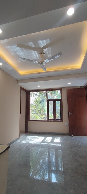 Room in 3 BHK Builder Floor at Chattarpur – for Sale