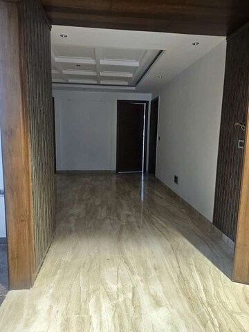 Room in 4 BHK Builder Floor at Paras Manor, Gwal Pahari – for Sale