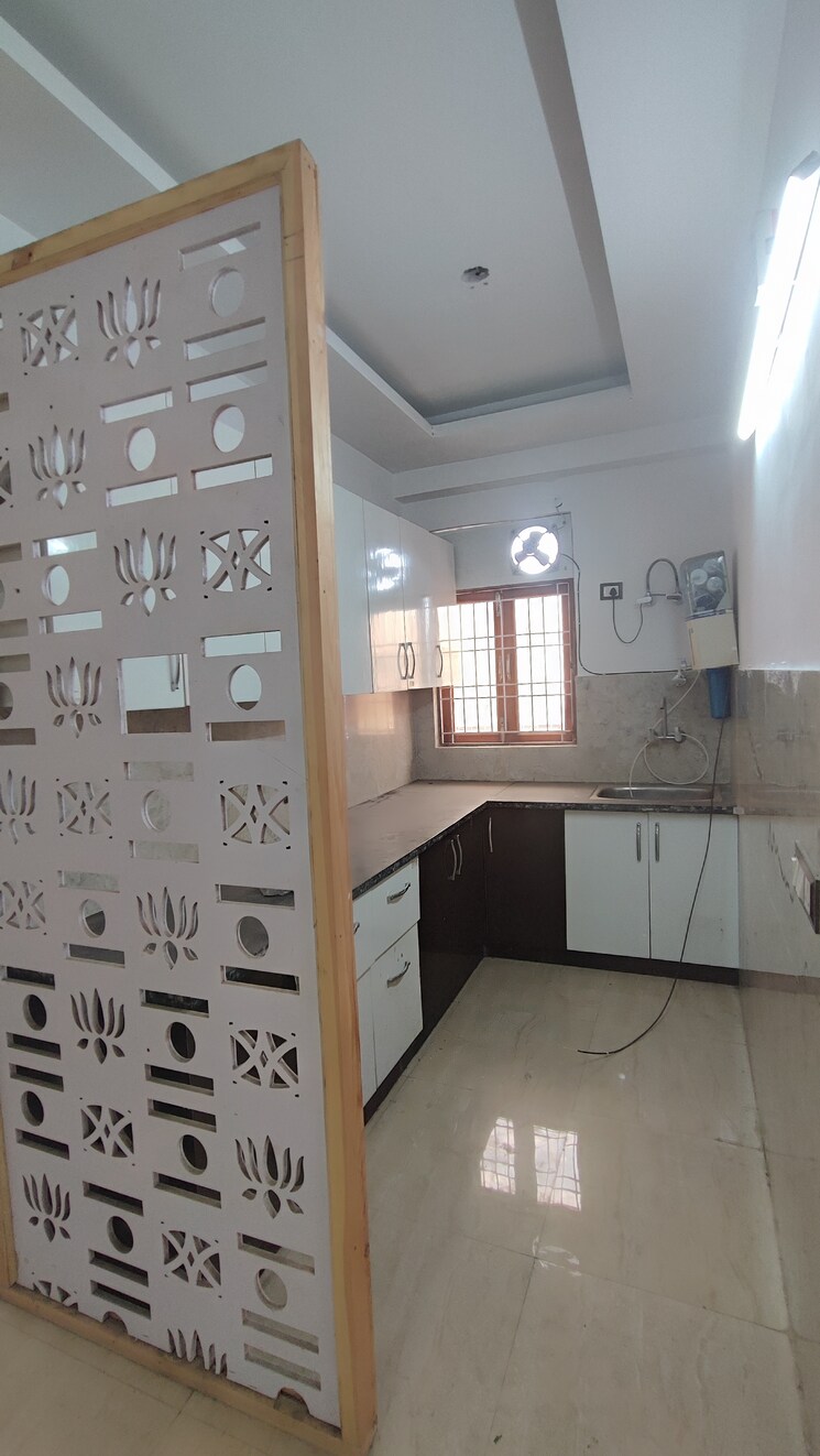 Kitchen, chattarpur 3 Bedroom 1250 Sq.Ft. Builder Floor In Chattarpur Delhi 7795997