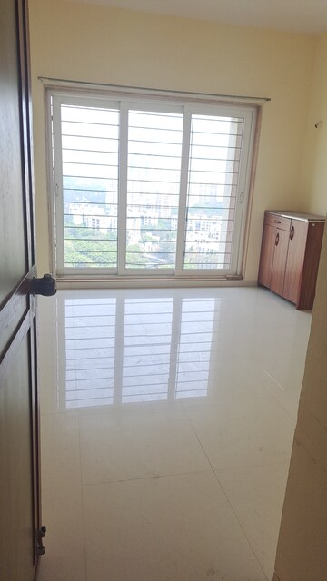 Room in 2 BHK Apartment at Pataskar Eclat, Ghodbunder Road – for Sale