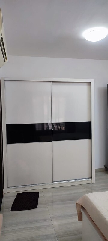 Furnished Amenities in 2 BHK Apartment at Lalani Grandeur, Goregaon East – for Rent