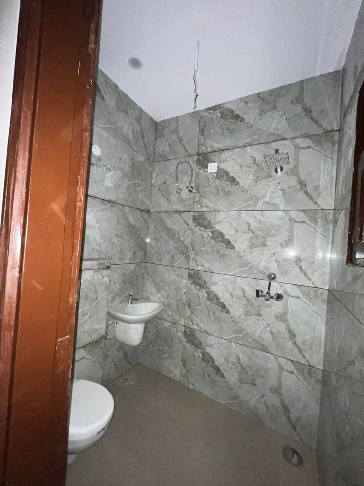 Bathroom, sector 123 3 Bedroom 135 Sq.Yd. Apartment In Sector 123 Mohali 7796750
