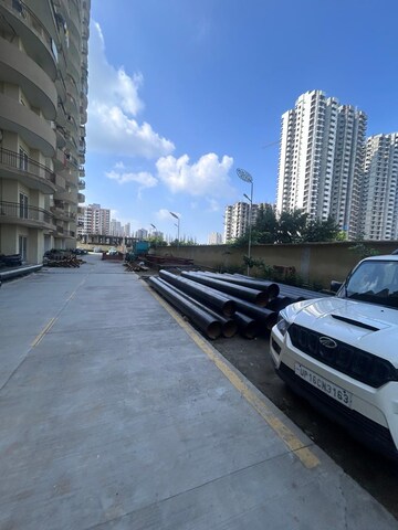  Office Space in IT/SEZ – Exterior View View at Supertech Mart, Sector 74 - for Sale