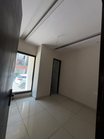 Room in 3 BHK Apartment at Sector 124 – for Sale