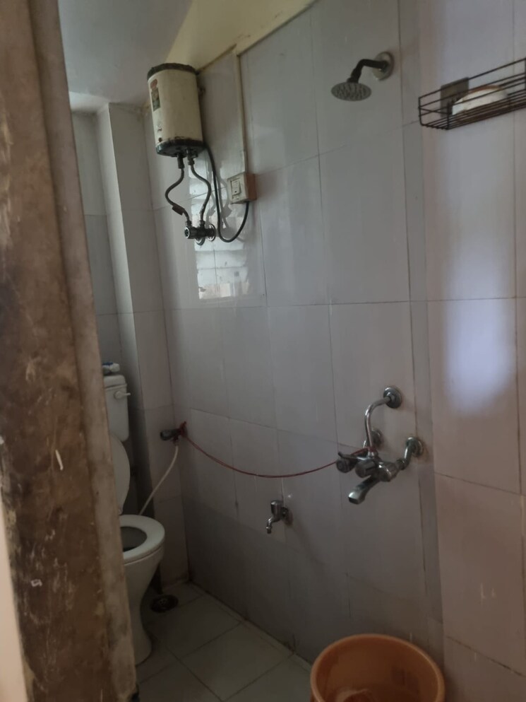 Bathroom, vardhman-vatika 1 Bedroom 450 Sq.Ft. Apartment In Majiwada Thane 7796901