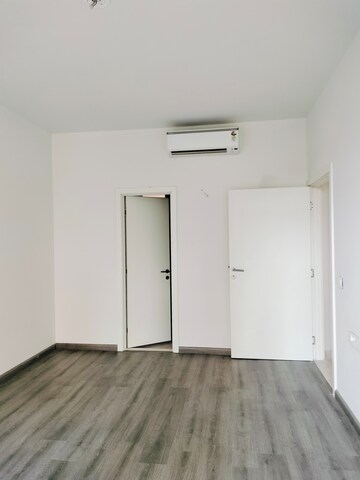 Room in 3 BHK Apartment at Ireo The Corridors, Sector 67a – for Sale