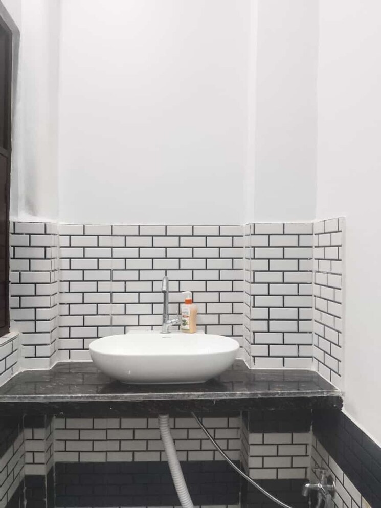 Bathroom, rk puram 4 Bedroom 160 Sq.Yd. Independent House In Rk Puram Ghaziabad 7797561