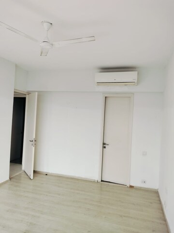 Room in 2 BHK Apartment at Ireo Skyon, Sector 60 – for Sale