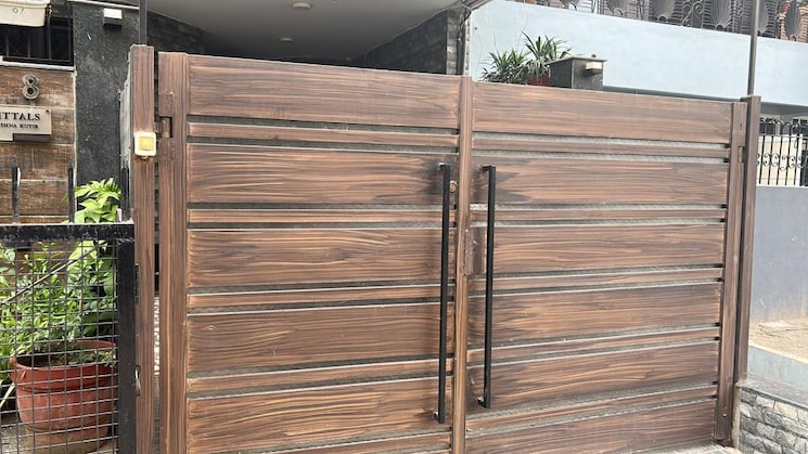 undefined, sector 22 6+ Bedroom 168 Sq.Mt. Independent House In Sector 22 Noida 7797791