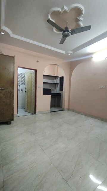 Room in 2 BHK Apartment at Paschim Vihar – for Sale