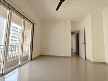 Room in 2 BHK Apartment at Indiabulls Greens, New Panvel – for Sale