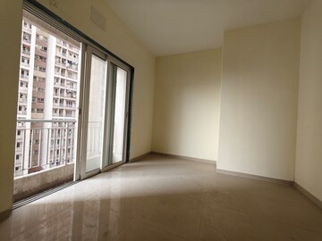 Room in 2 BHK Apartment at Indiabulls Greens, New Panvel – for Sale