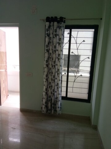 Room in 3 BHK Apartment at Narendra Nagar – for Sale