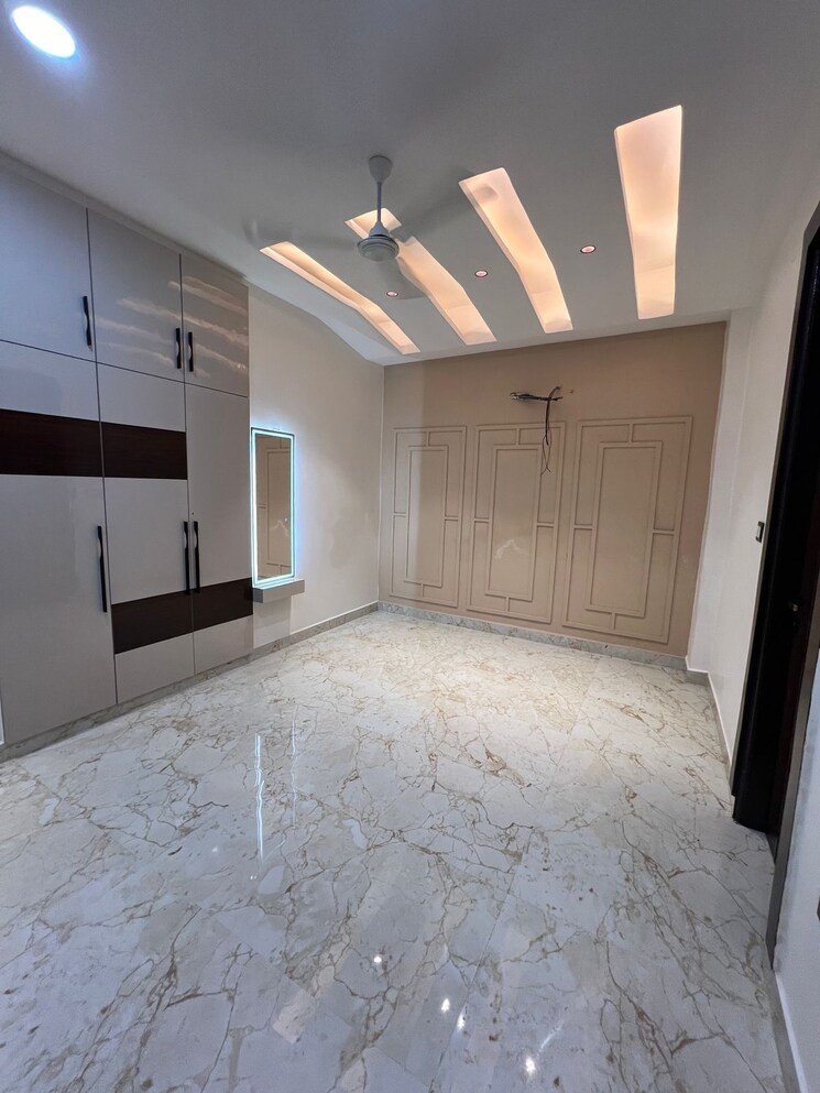 Room, vasundhara sector 5 4 Bedroom 1800 Sq.Ft. Builder Floor In Vasundhara Sector 5 Ghaziabad 7798074