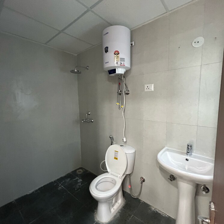 Bathroom, samridhi-luxuriya-avenue 3 Bedroom 1395 Sq.Ft. Apartment In Sector 150 Noida 7798236