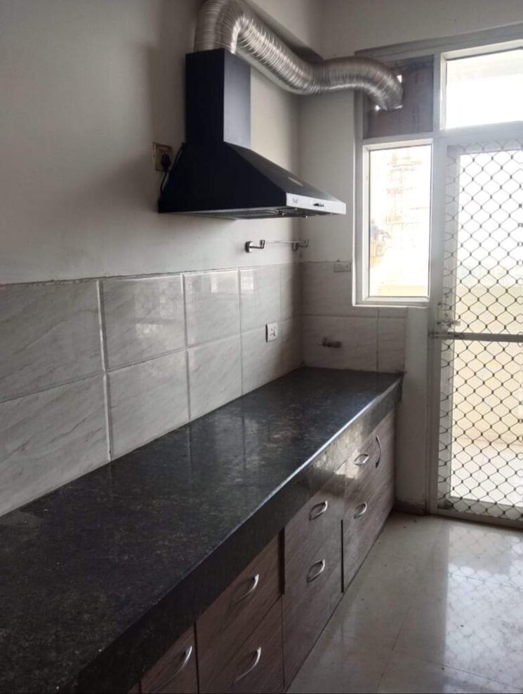 Kitchen, mayur vihar 1 2.5 Bedroom 1150 Sq.Ft. Apartment In Mayur Vihar 1 Delhi 7798357