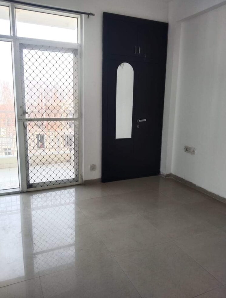 Room, mayur vihar 1 2.5 Bedroom 1150 Sq.Ft. Apartment In Mayur Vihar 1 Delhi 7798357