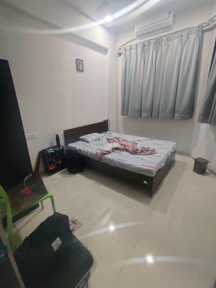 Room, parel Pg For Boys & Girls In Parel 7798419