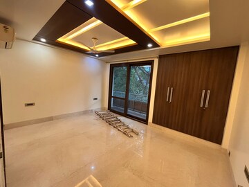  Shop For Rent in Old Rajinder Nagar