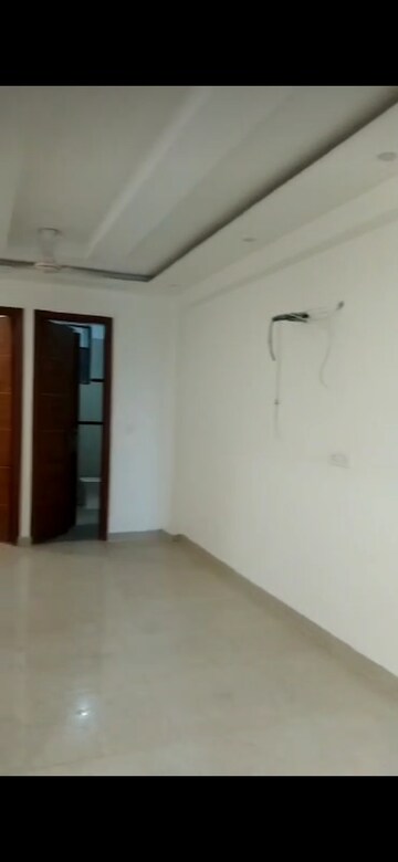 Room in 1.5 BHK Builder Floor at Chattarpur – for Sale