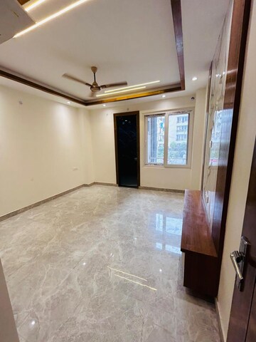Room in 3 BHK Apartment at Andheri West – for Sale